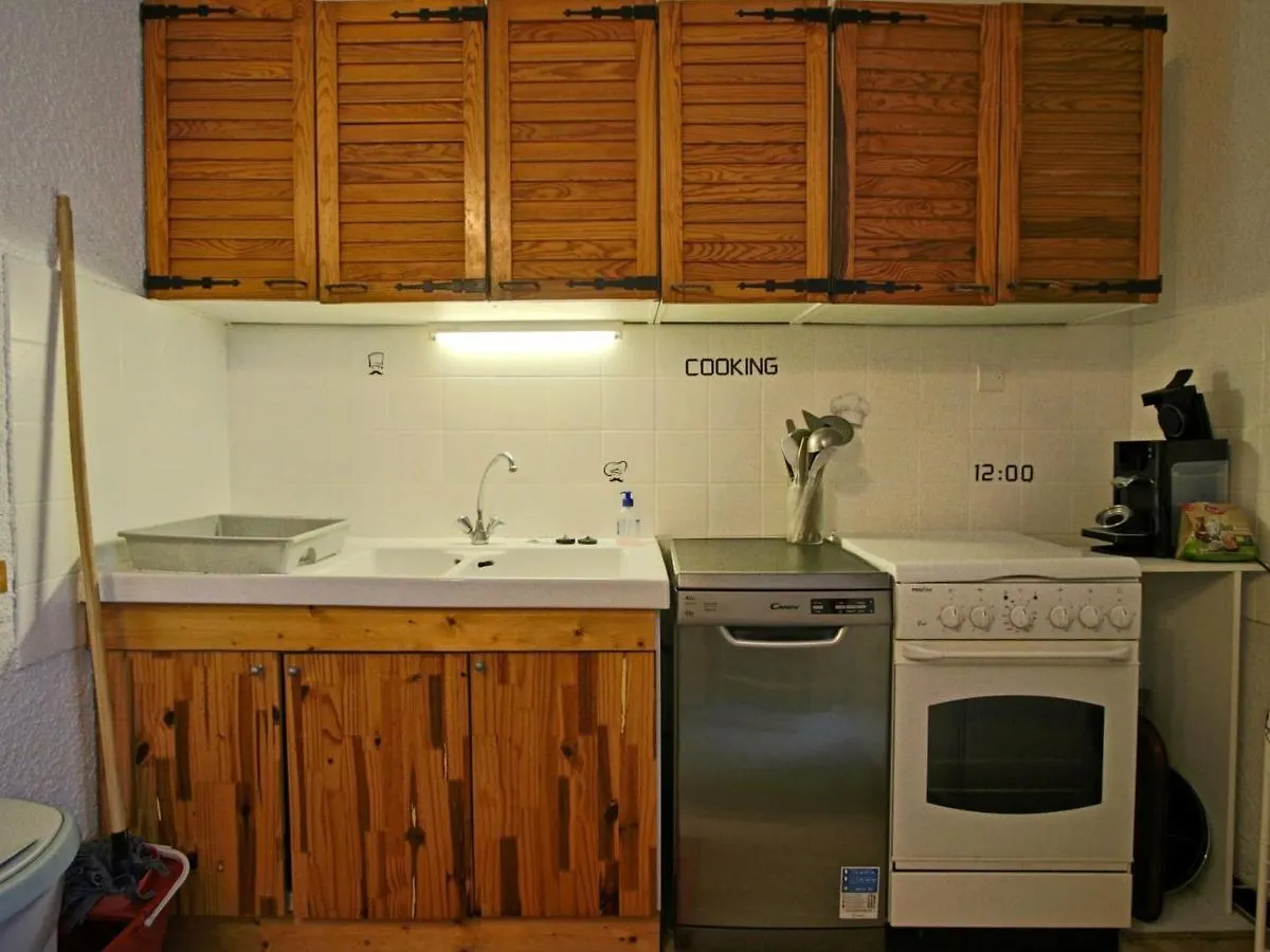 Appartement 2 Pieces + Cabine 6 Places, Proche Pistes Et Commerces A Chamrousse - Fr-1-549-50 0*,  فرنسا